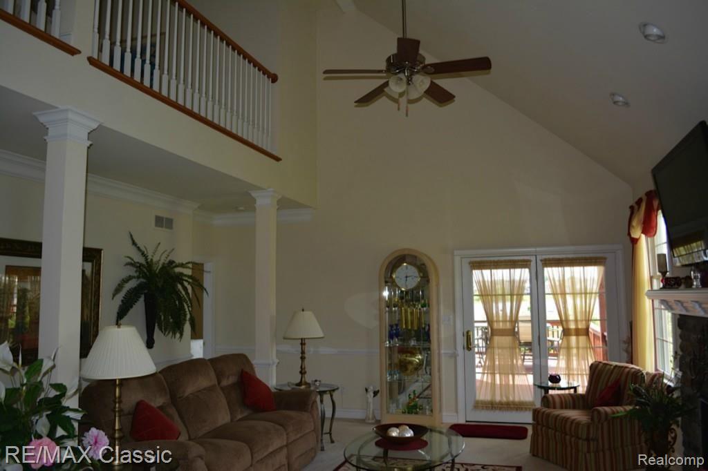 24855 Reeds Pointe Drive Novi, MI 48374 - Photo 11 of 29 great room.jpg