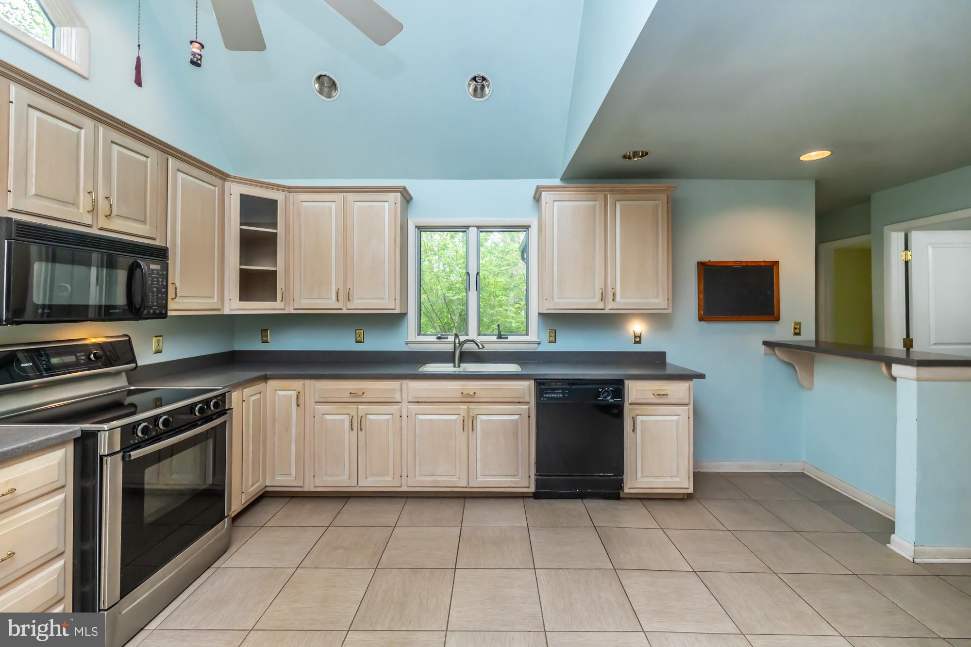 20 Hunter Road Coatesville, PA 19320 - Photo 9 of 35 Bright and airy kitchen oasis.