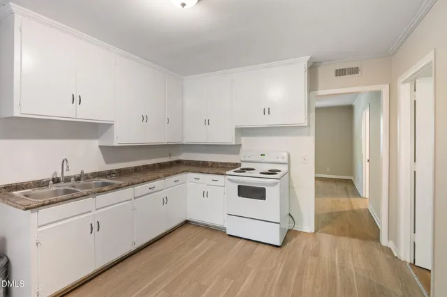 a bathroom with a white bath tub