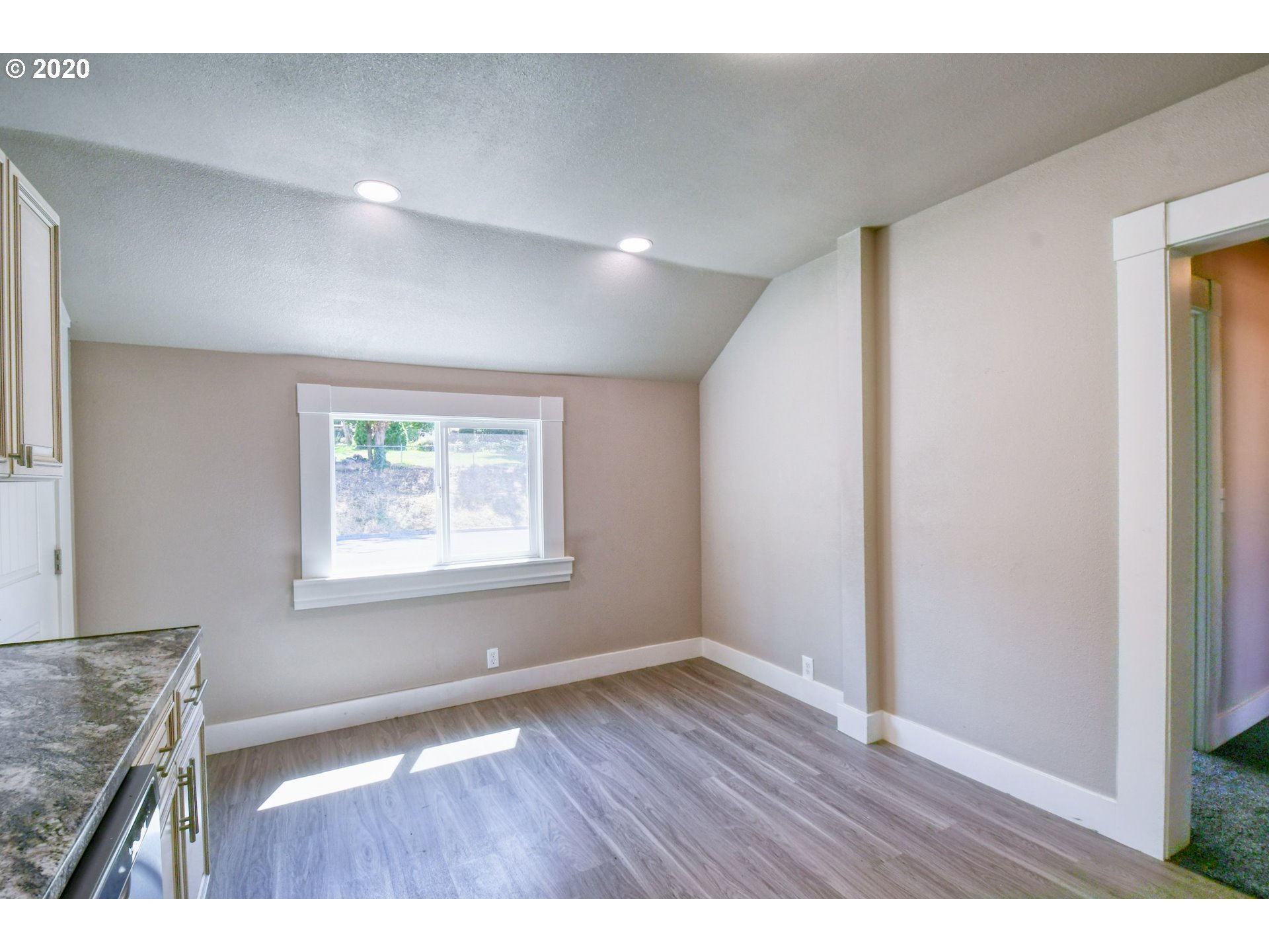 209 Southwest Isaac Avenue Pendleton, OR 97801 - Photo 12 of 24