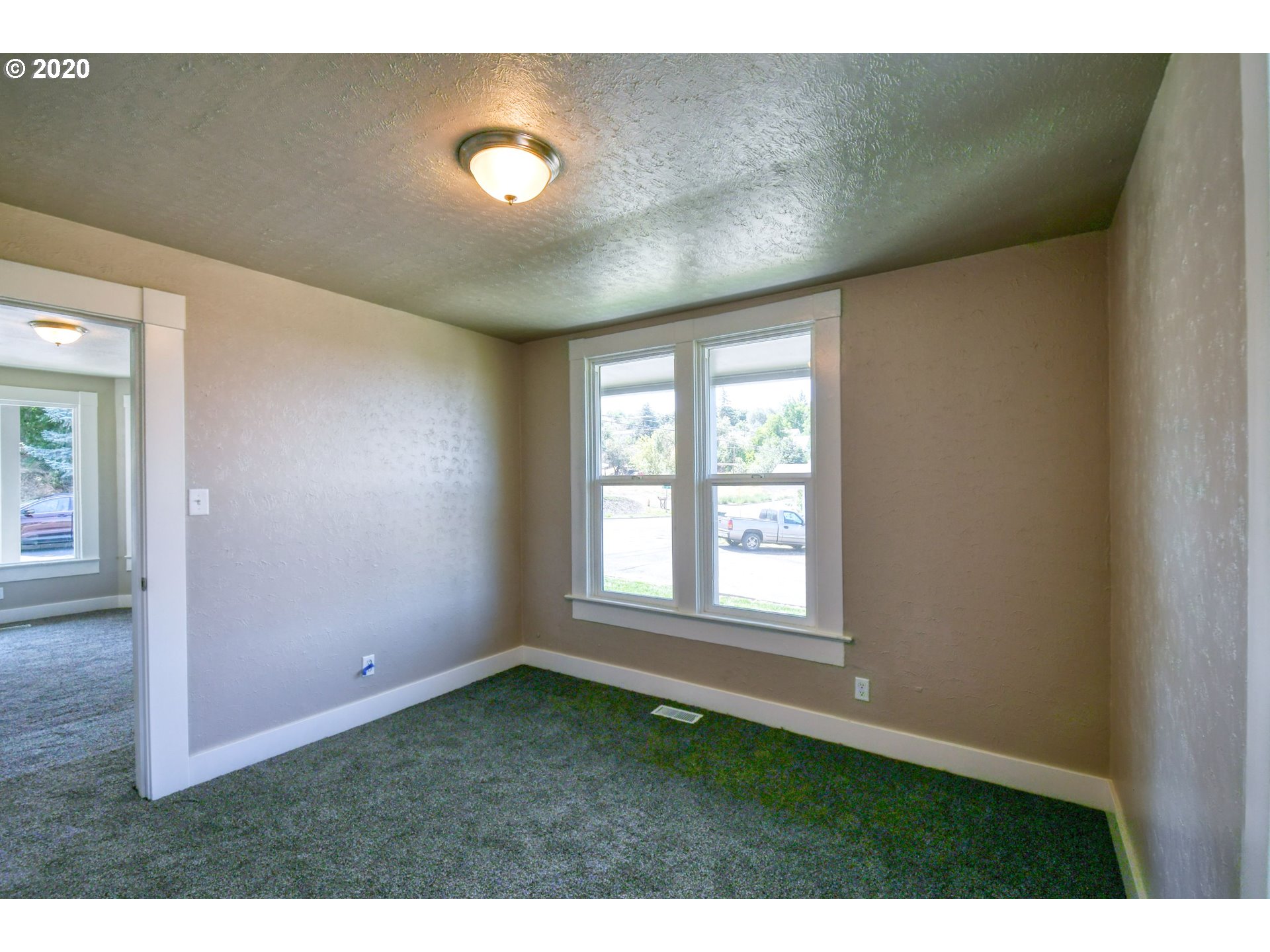 209 Southwest Isaac Avenue Pendleton, OR 97801 - Photo 13 of 24