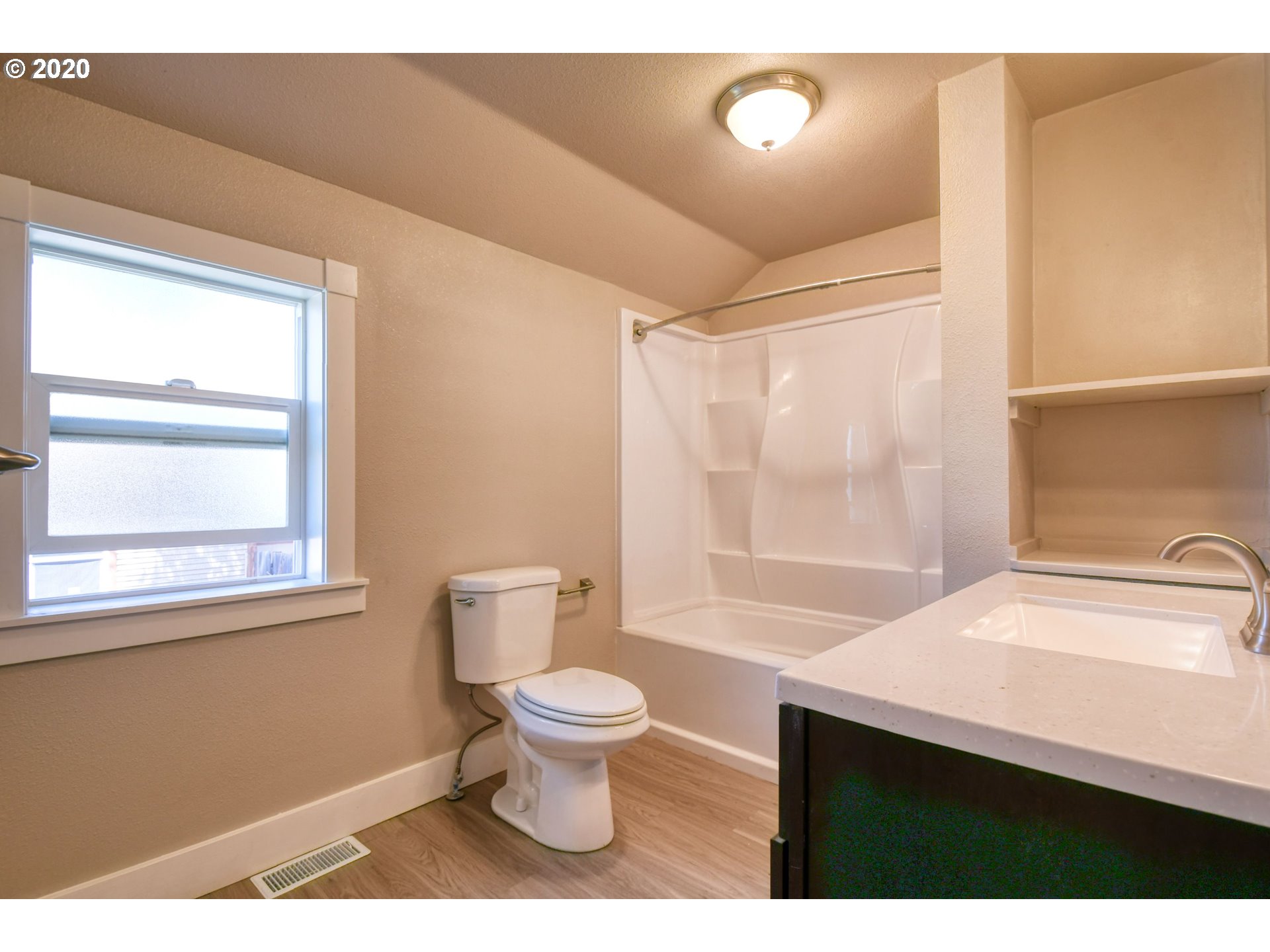209 Southwest Isaac Avenue Pendleton, OR 97801 - Photo 15 of 24