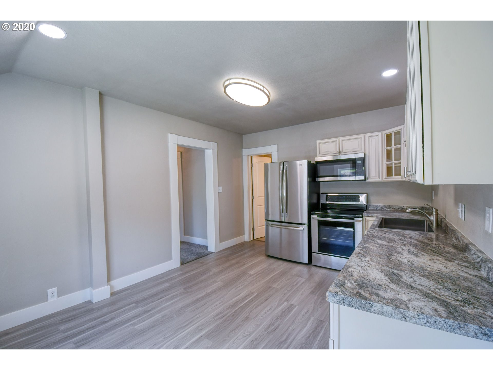 209 Southwest Isaac Avenue Pendleton, OR 97801 - Photo 9 of 24
