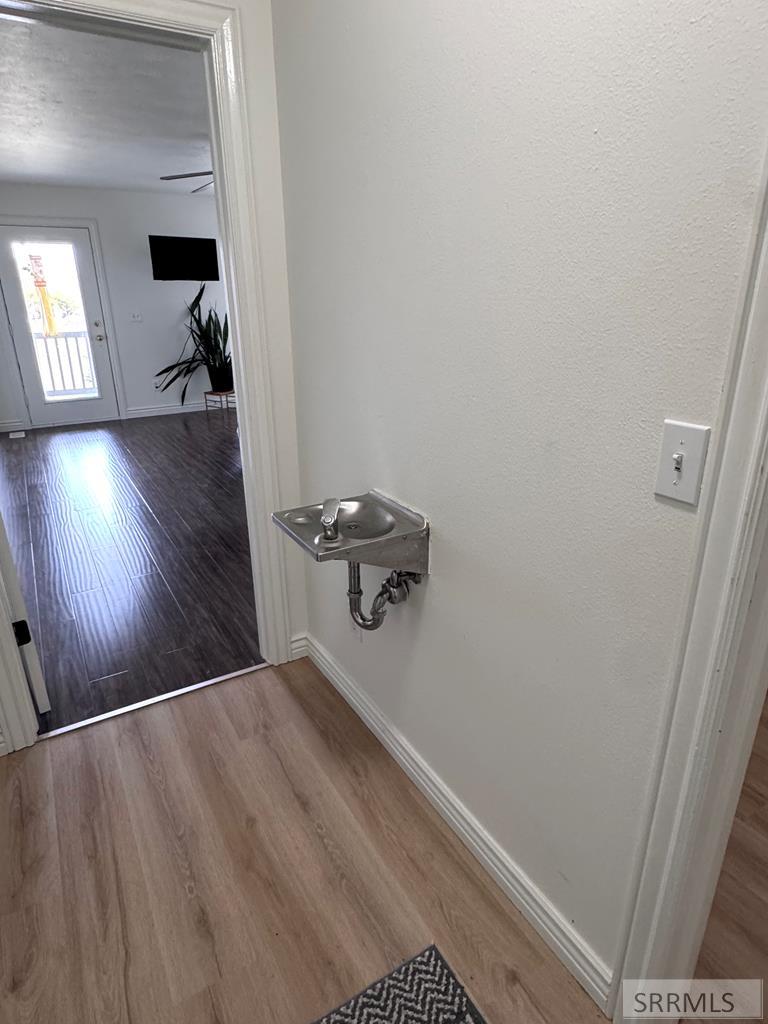 634 North 3200 East Menan, ID 83434 - Photo 19 of 85 Hallway