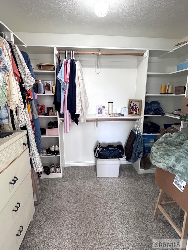 634 North 3200 East Menan, ID 83434 - Photo 25 of 85 Primary closet