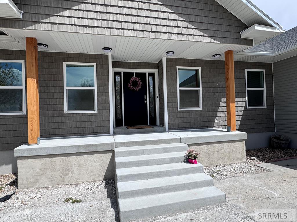 634 North 3200 East Menan, ID 83434 - Photo 4 of 85
