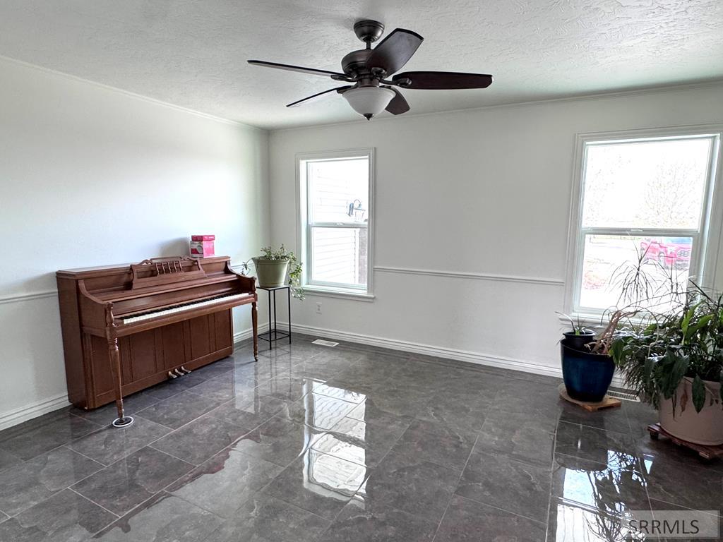 634 North 3200 East Menan, ID 83434 - Photo 7 of 85 Dining room/office