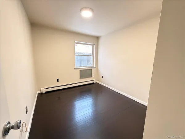 $975,000 | 1907 Arnow Avenue | Baychester