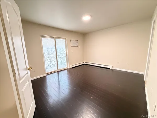 $975,000 | 1907 Arnow Avenue | Baychester