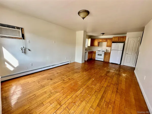 $975,000 | 1907 Arnow Avenue | Baychester