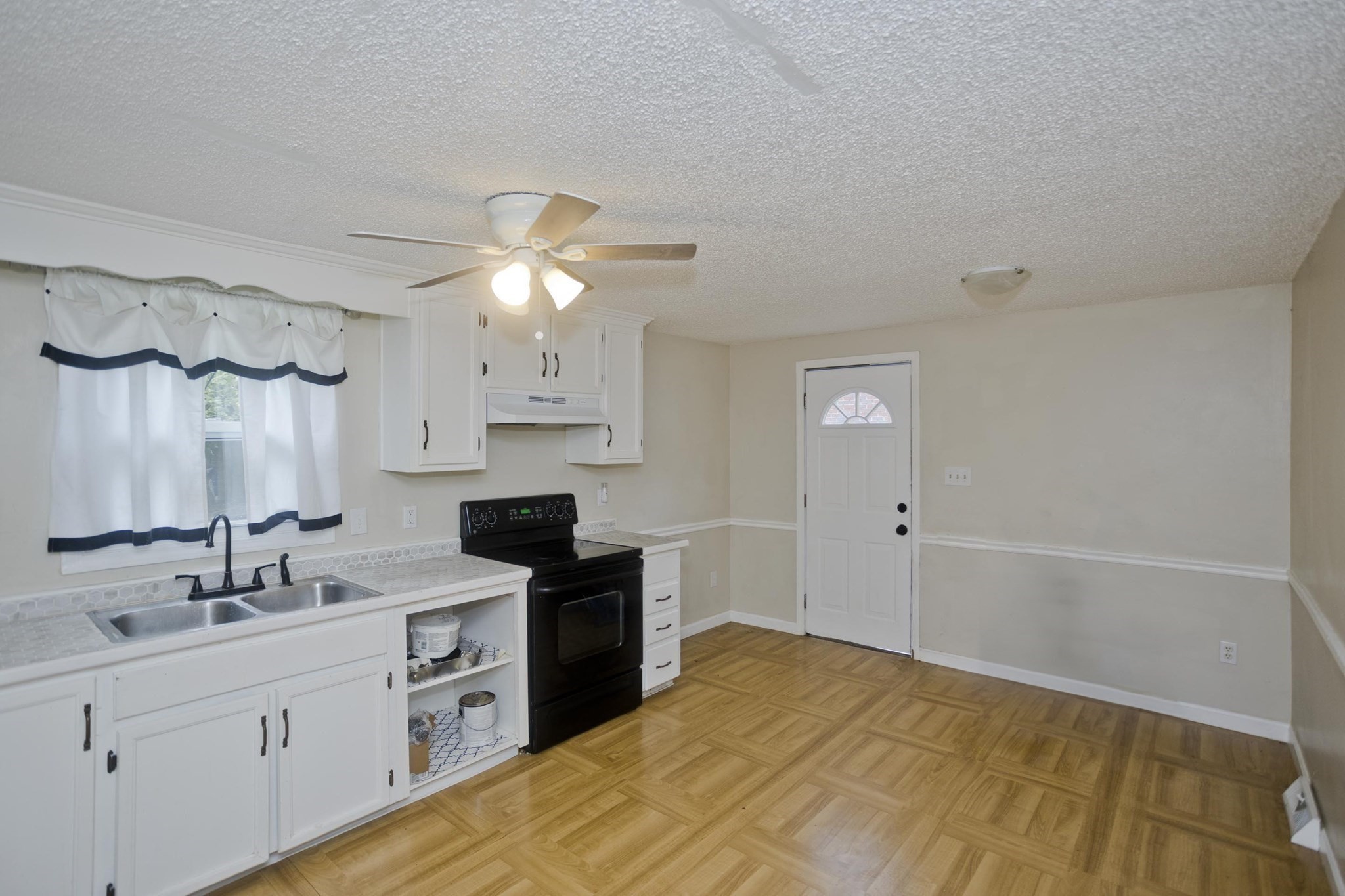 75-79 Greene Street Springfield, MA 01109 - Photo 7 of 29 Gallery Image 7