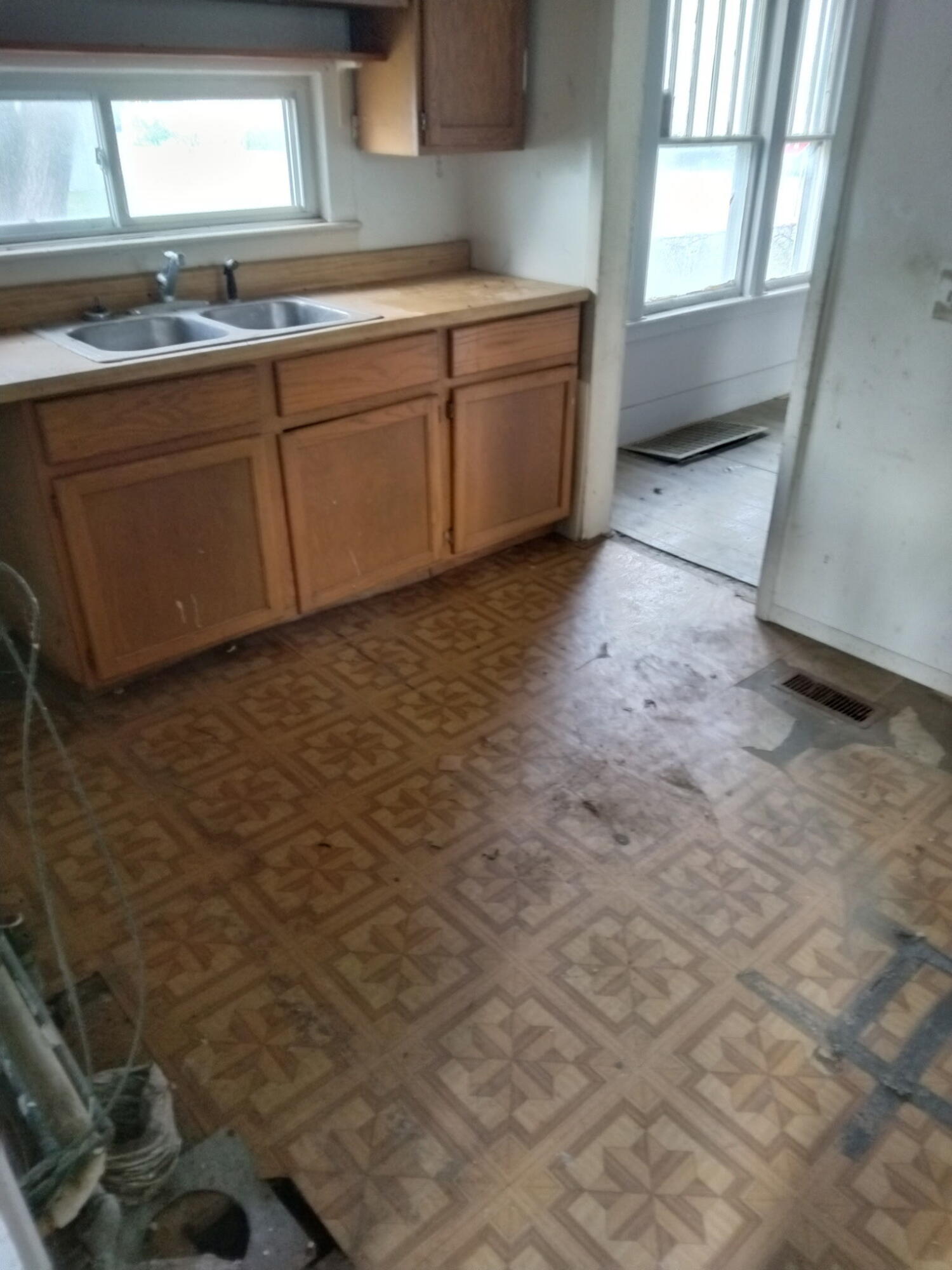 3188 Hemphill Road Burton, MI 48529 - Photo 2 of 13 01