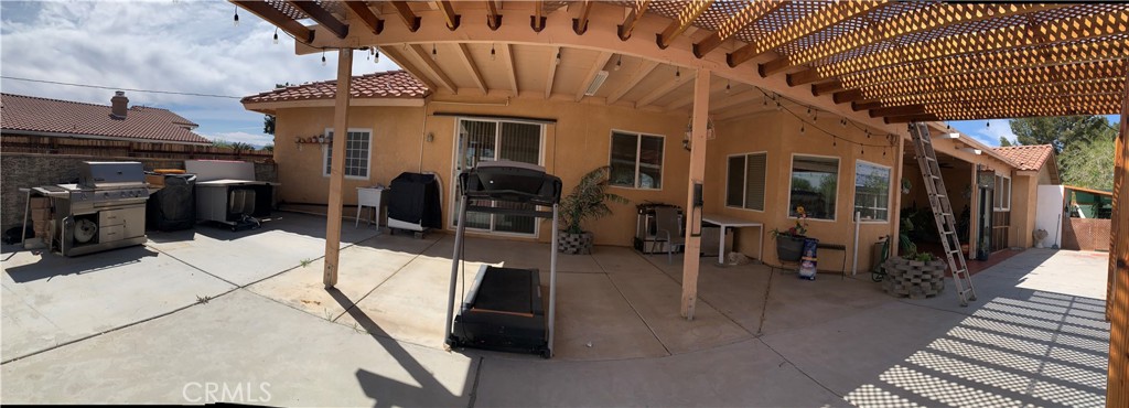 14930 Coalinga Road Victorville, CA 92392 - Photo 11 of 15 Back Yard