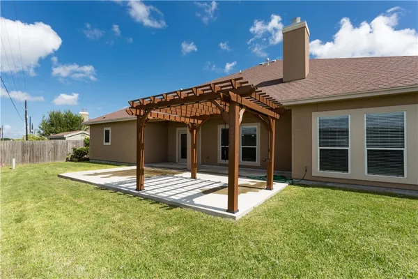 $2,750 | 5701 Loire Boulevard, Corpus Christi, TX 78413