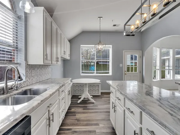 $2,400 | 3327 La Seine Lane, Spring, TX 77388