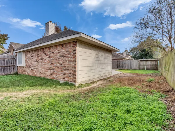 $2,400 | 3327 La Seine Lane, Spring, TX 77388