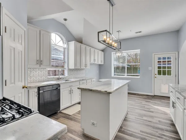 $2,400 | 3327 La Seine Lane, Spring, TX 77388