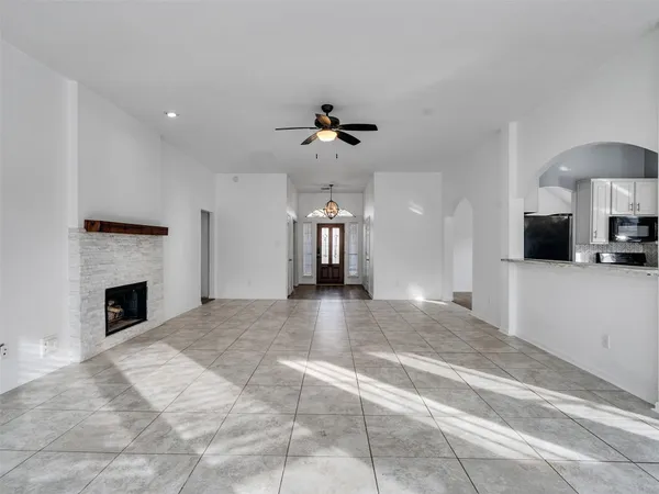 $2,400 | 3327 La Seine Lane, Spring, TX 77388