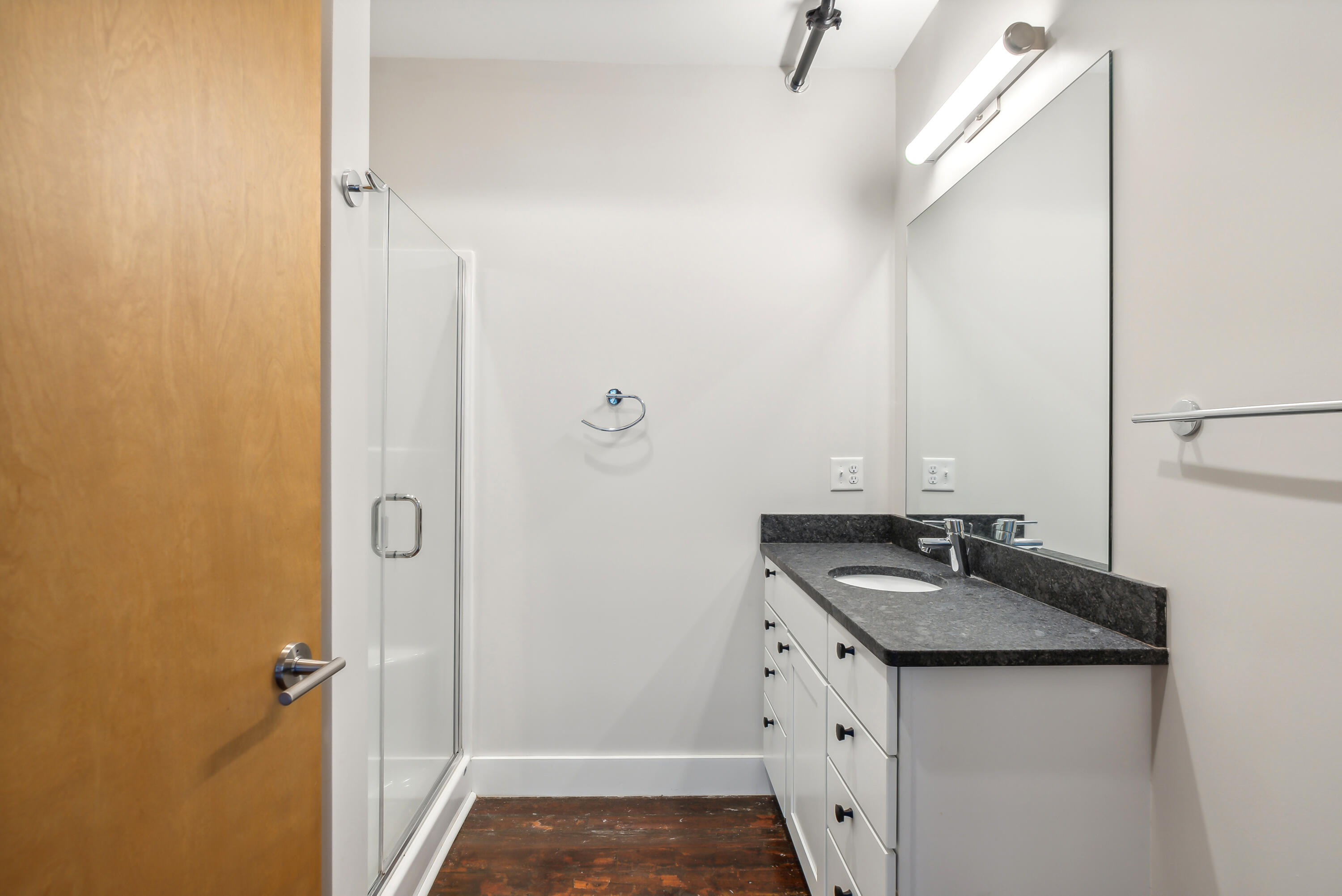 2 Main Street, Unit 15310 Biddeford, ME 04005 - Photo 29 of 55 Ensuite Primary Bedroom