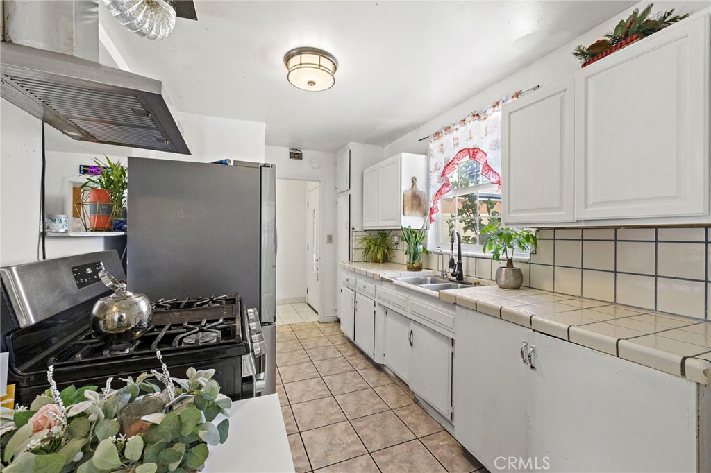 9102 Pacific Anaheim, CA 92804 - Photo 4 of 27