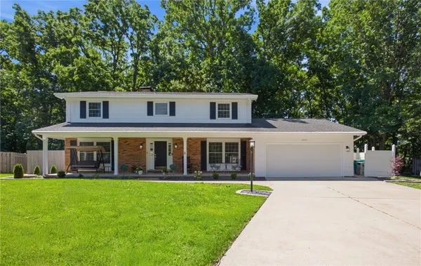 $379,800 | 2523 Carriage Lane, Charleston, IL 61920
