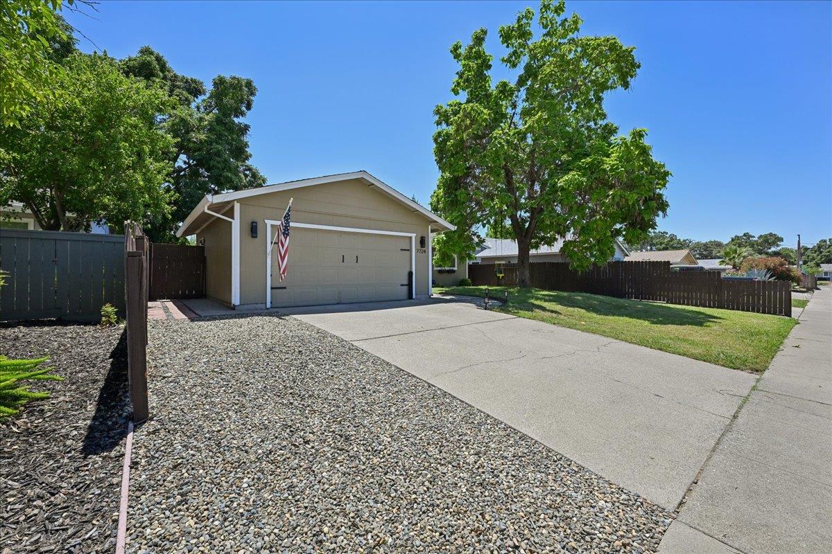 7724 Spring Valley Avenue Citrus Heights, CA 95610 - Photo 27 of 37