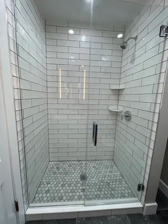 $3,200 | 5331 North Winthrop Avenue, Unit 3, Chicago, IL 60640