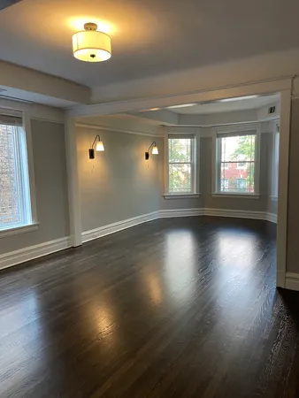 $3,200 | 5331 North Winthrop Avenue, Unit 3, Chicago, IL 60640