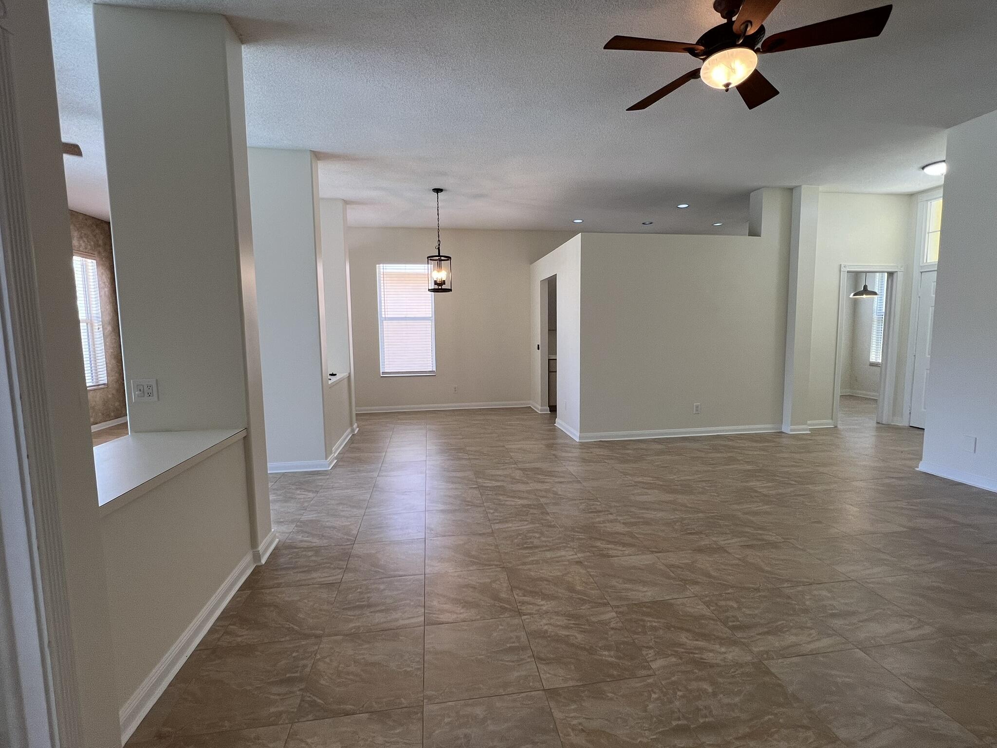 244 Hampton Place Jupiter, FL 33458 - Photo 7 of 31 Living Space