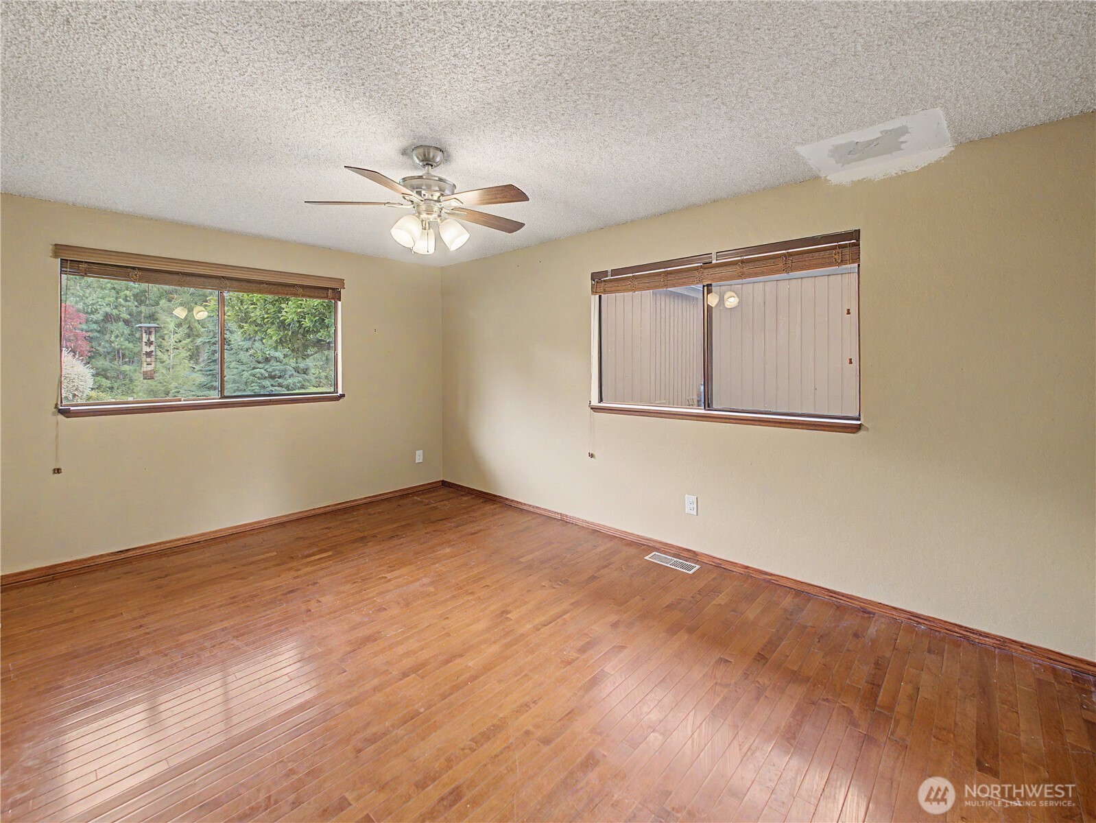 21327 Southeast 252nd Place Maple Valley, WA 98038 - Photo 21 of 27
