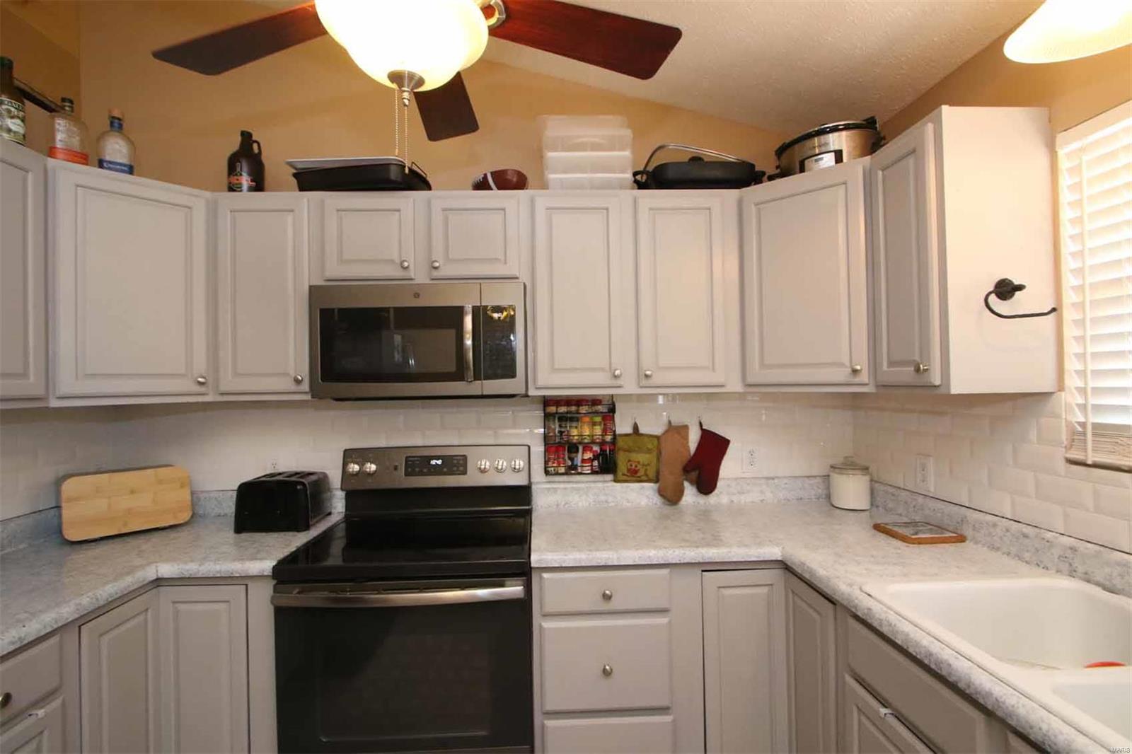 9844 Oak Grove School Road Lebanon, IL 62254 - Photo 11 of 52 Gallery Image 11