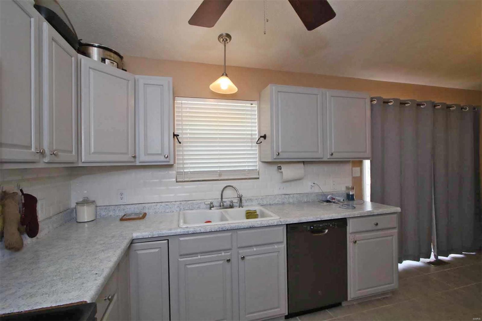 9844 Oak Grove School Road Lebanon, IL 62254 - Photo 12 of 52 Gallery Image 12