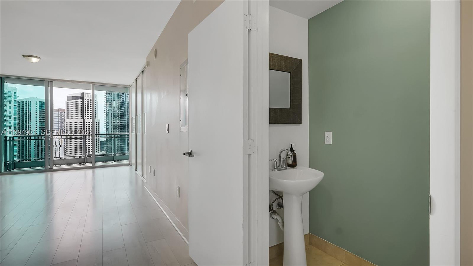 90 Southwest 3rd Street, Unit 3003 Miami, FL 33130 - Photo 26 of 48 Photo 27