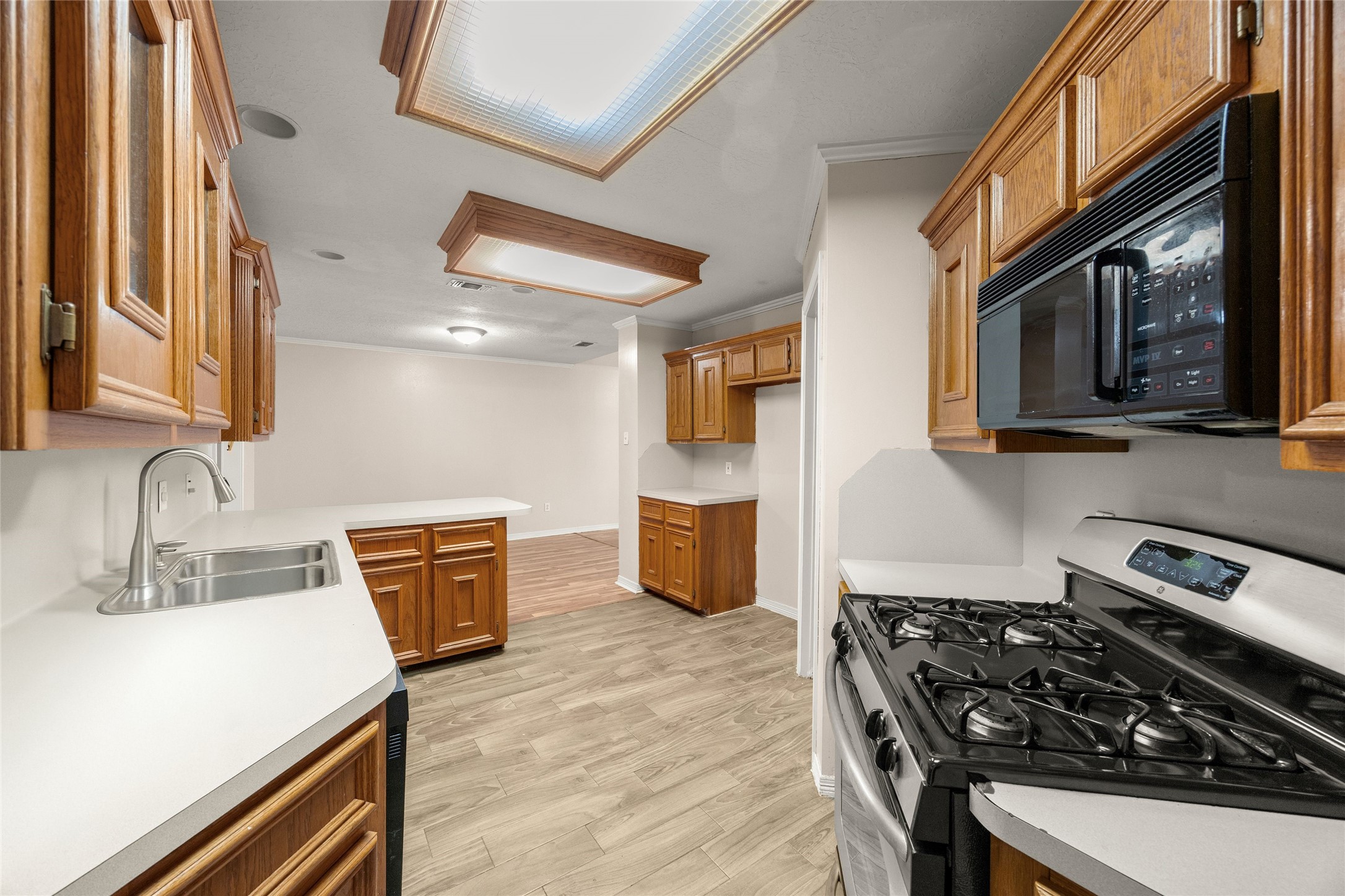 3103 Spring Stuebner Road Spring, TX 77389 - Photo 11 of 27 Gallery Image 11