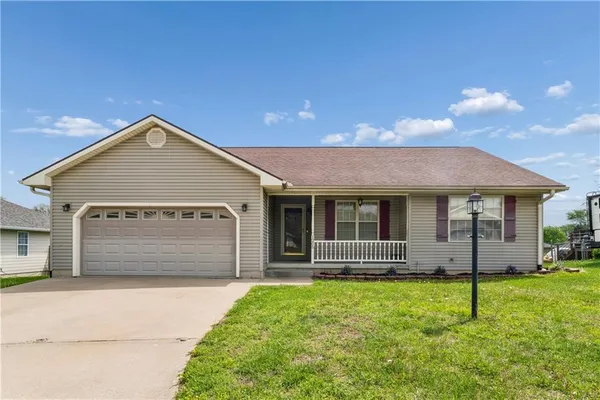 1205 Woods Drive, Sedalia, MO 65301