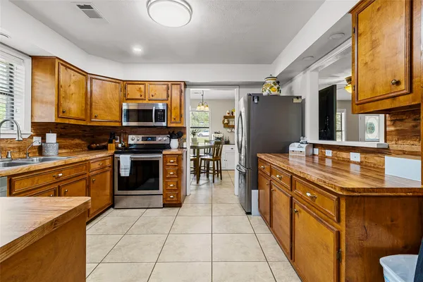 $529,000 | 431 Ridgewood Drive, Shepherd, TX 77371