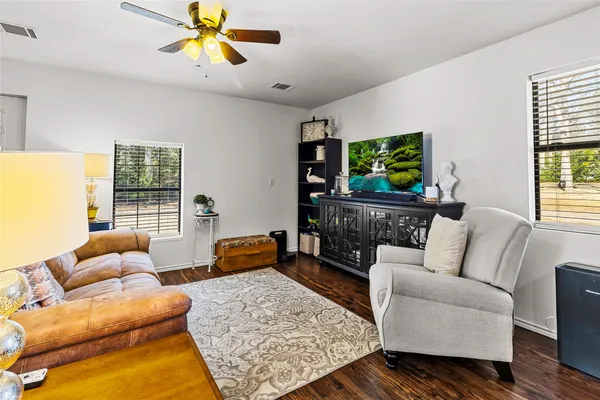 $529,000 | 431 Ridgewood Drive, Shepherd, TX 77371