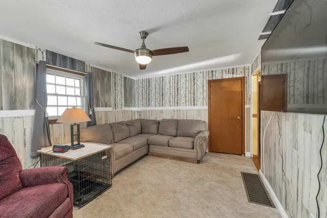 $384,900 | 700 South Beech Street, Manchester, NH 03103