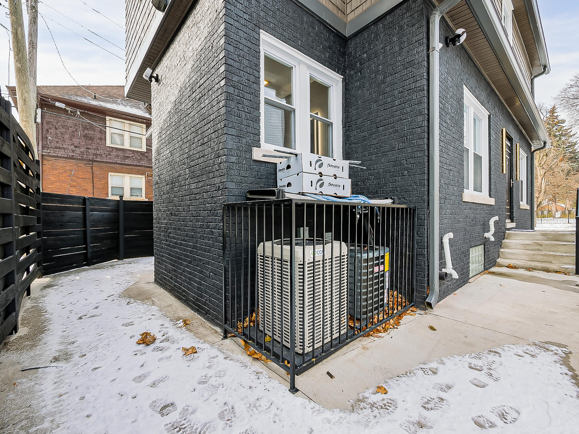 2431 Lothrop Street Detroit, MI 48206 - Photo 56 of 62 Lothrop-70