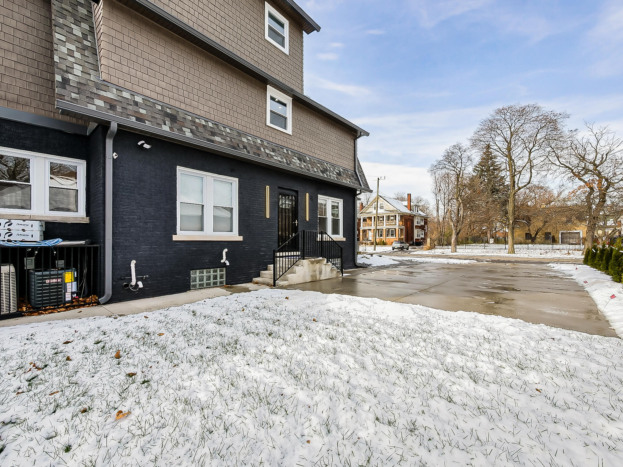 2431 Lothrop Street Detroit, MI 48206 - Photo 57 of 62 Lothrop-71