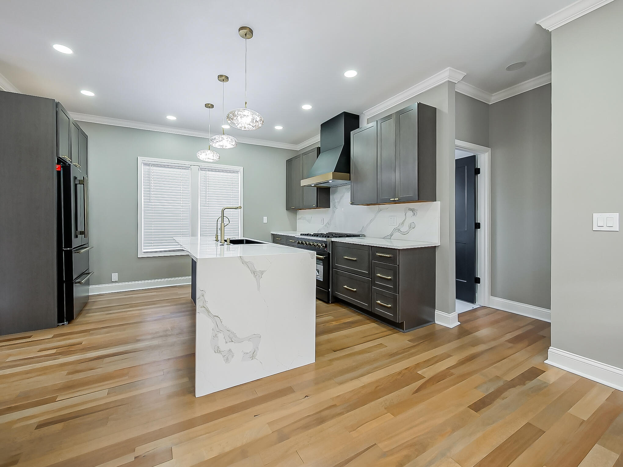 2431 Lothrop Street Detroit, MI 48206 - Photo 6 of 62 Lothrop-12