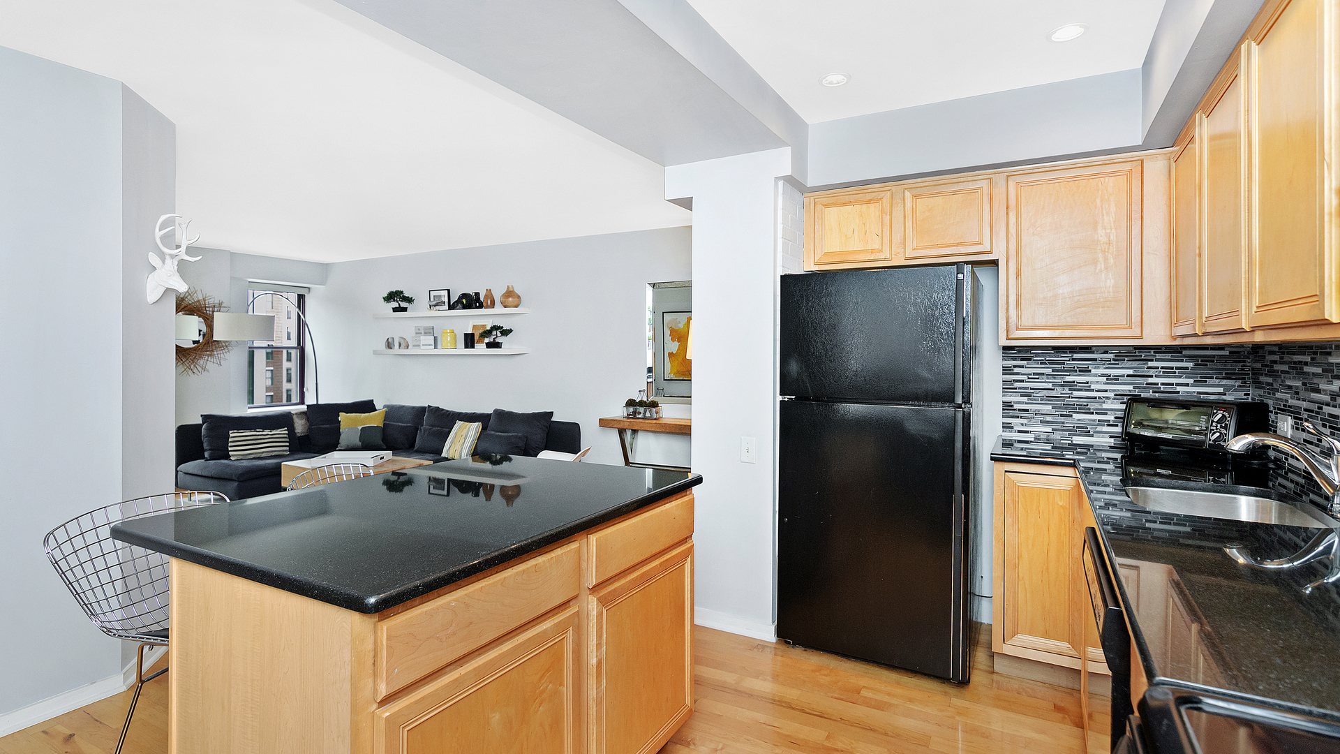 40 East 9th Street, Unit 805 Chicago, IL 60605 - Photo 8 of 18