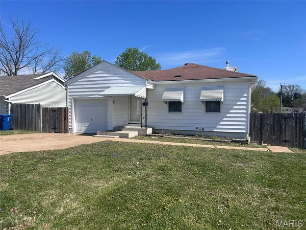 $1,800 | 9517 Lydell Drive, Affton, MO 63123