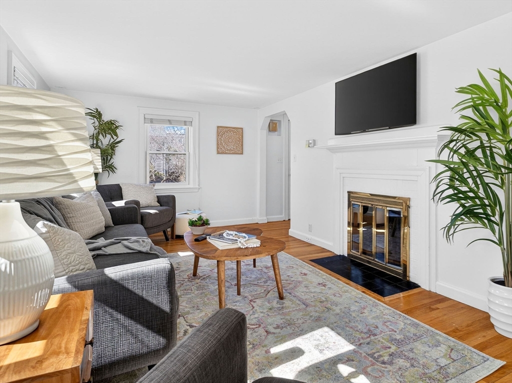 1234 Walnut Street Newton, MA 02461 - Photo 4 of 28