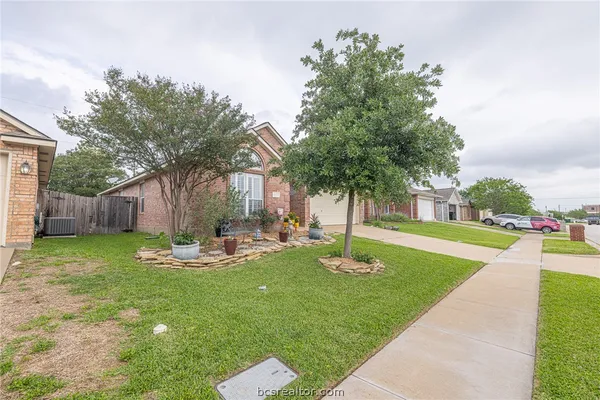 $298,000 | 2633 Trophy Drive, Bryan, TX 77802