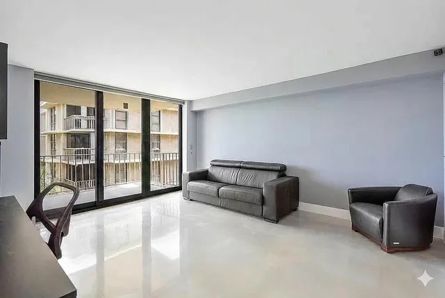 $1,000,000 | 3200 South Ocean Boulevard, Unit C303, Palm Beach, FL 33480