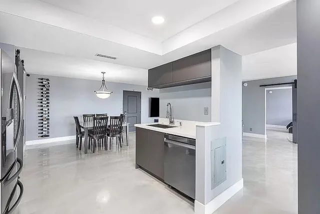 $1,000,000 | 3200 South Ocean Boulevard, Unit C303, Palm Beach, FL 33480