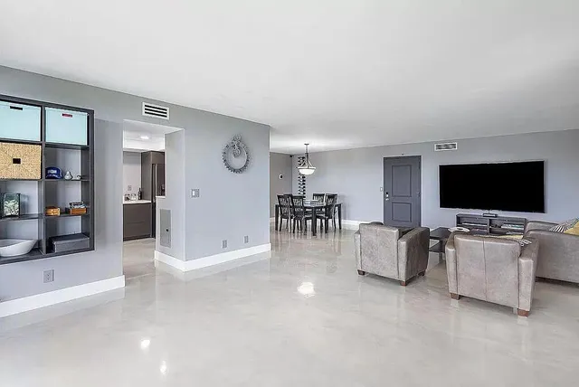 $1,000,000 | 3200 South Ocean Boulevard, Unit C303, Palm Beach, FL 33480