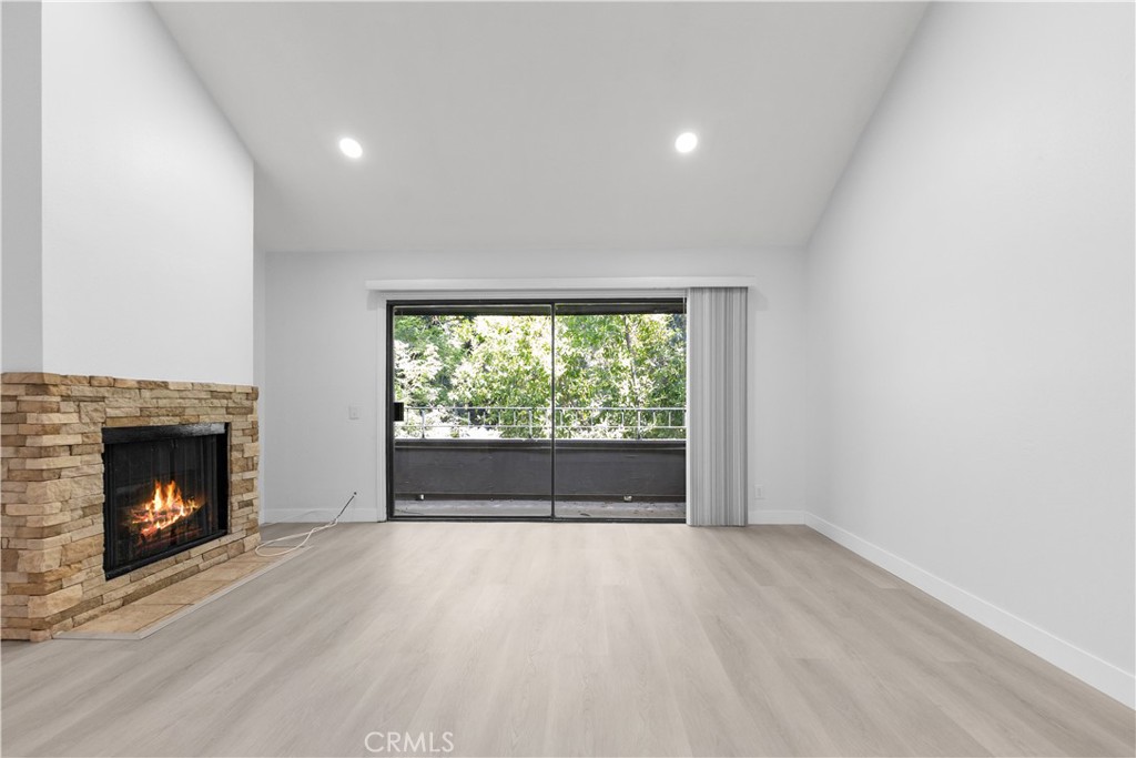 348 South Prospectors Road, Unit 6 Diamond Bar, CA 91765 - Photo 5 of 16 Living Room