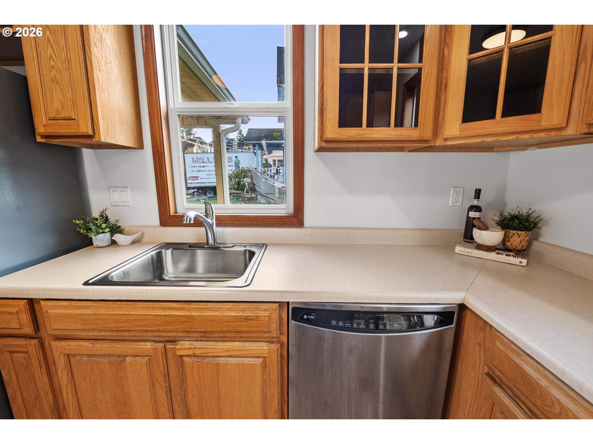 708 33rd Street Astoria, OR 97103 - Photo 11 of 46 Kitchen